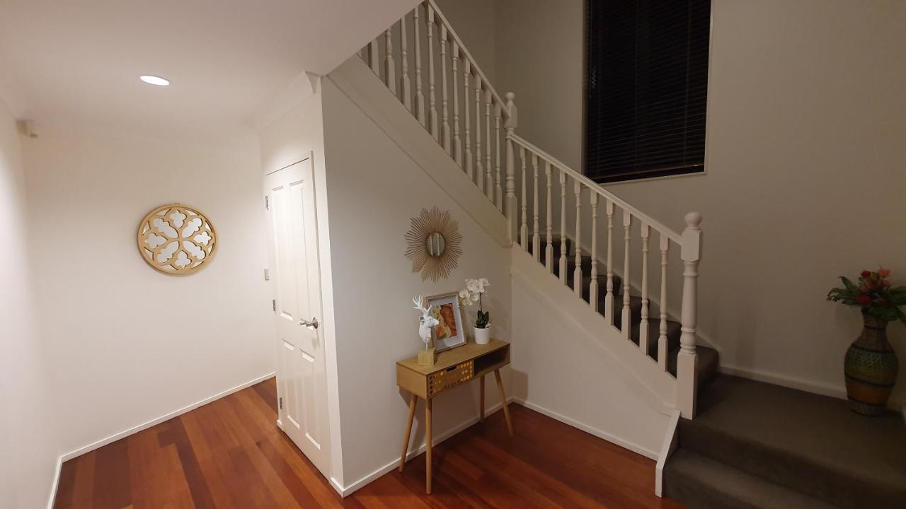 Stay In Valley Lower Hutt Exterior photo