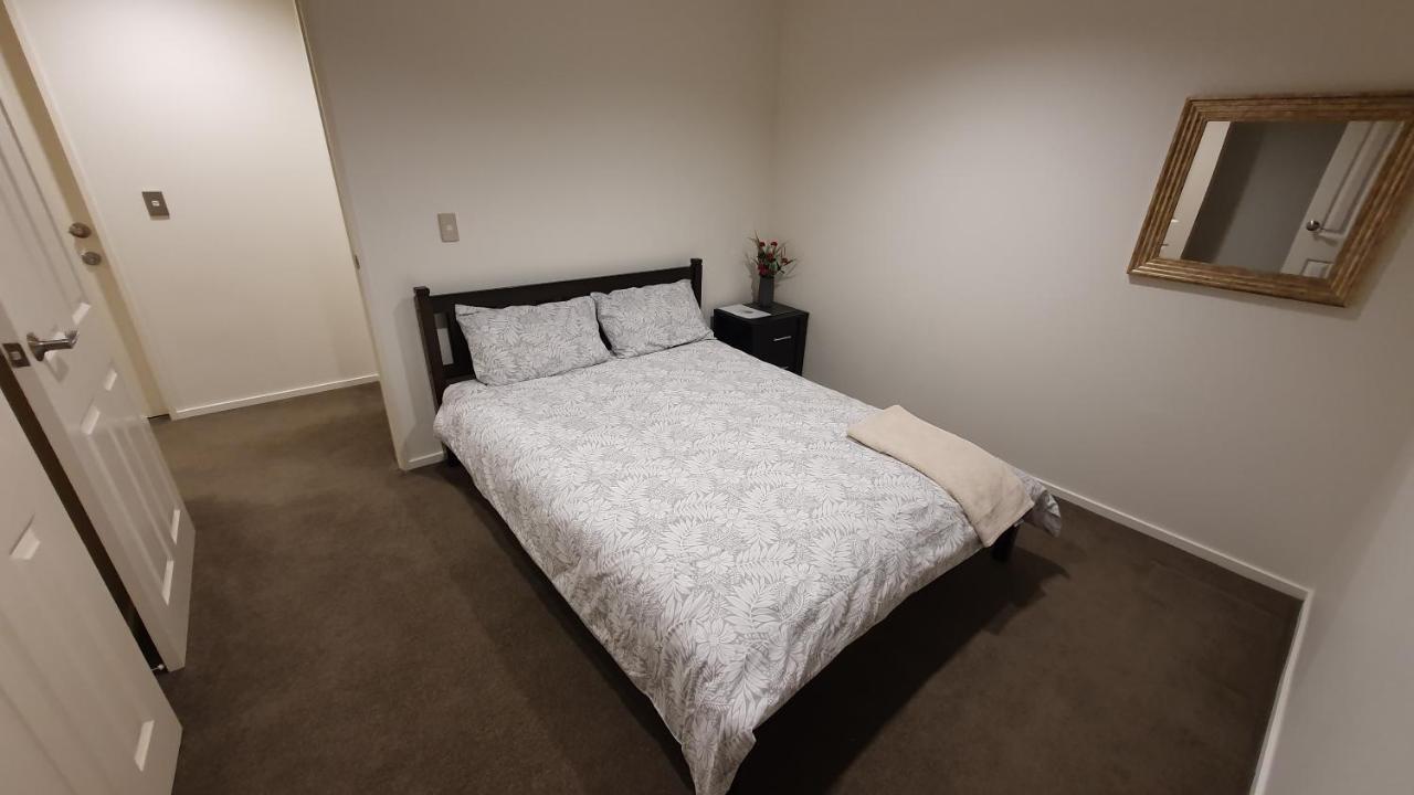 Stay In Valley Lower Hutt Exterior photo