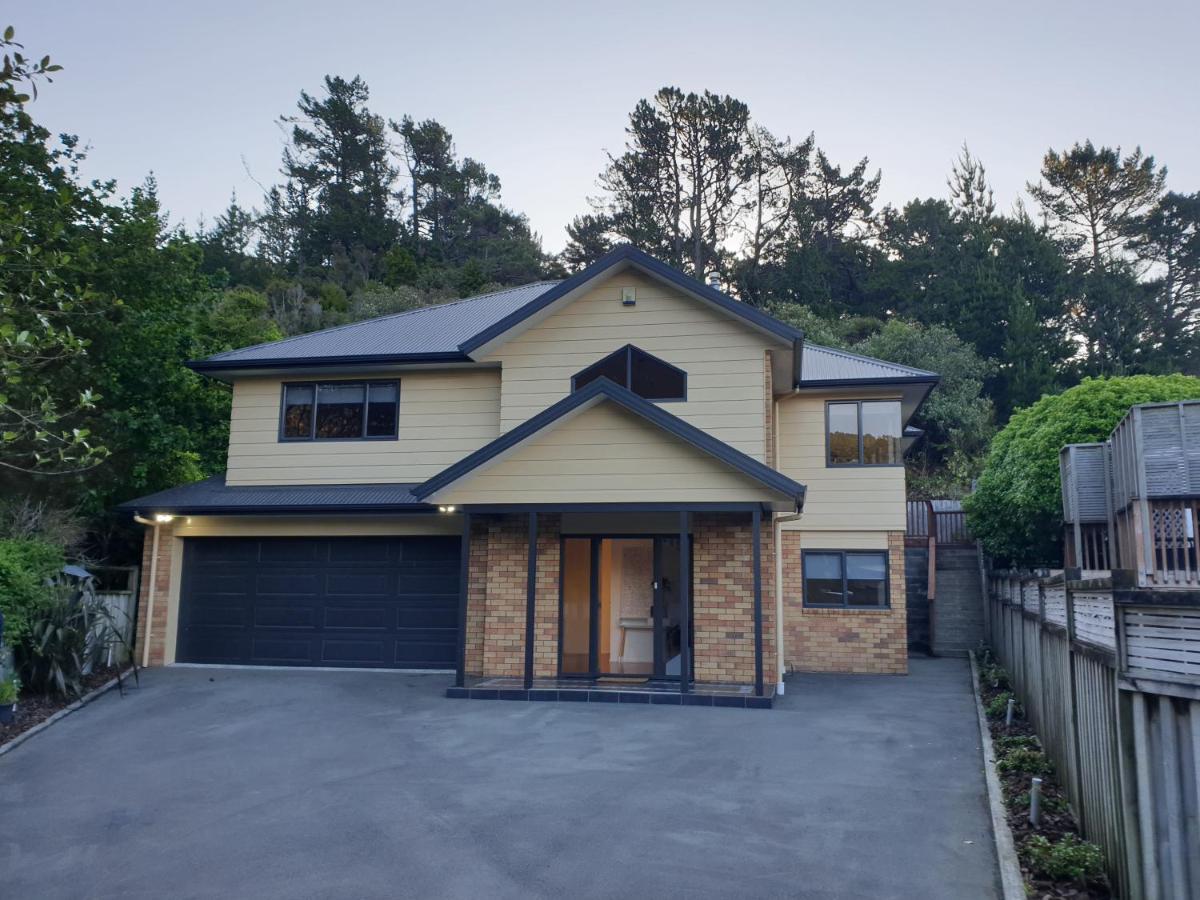 Stay In Valley Lower Hutt Exterior photo